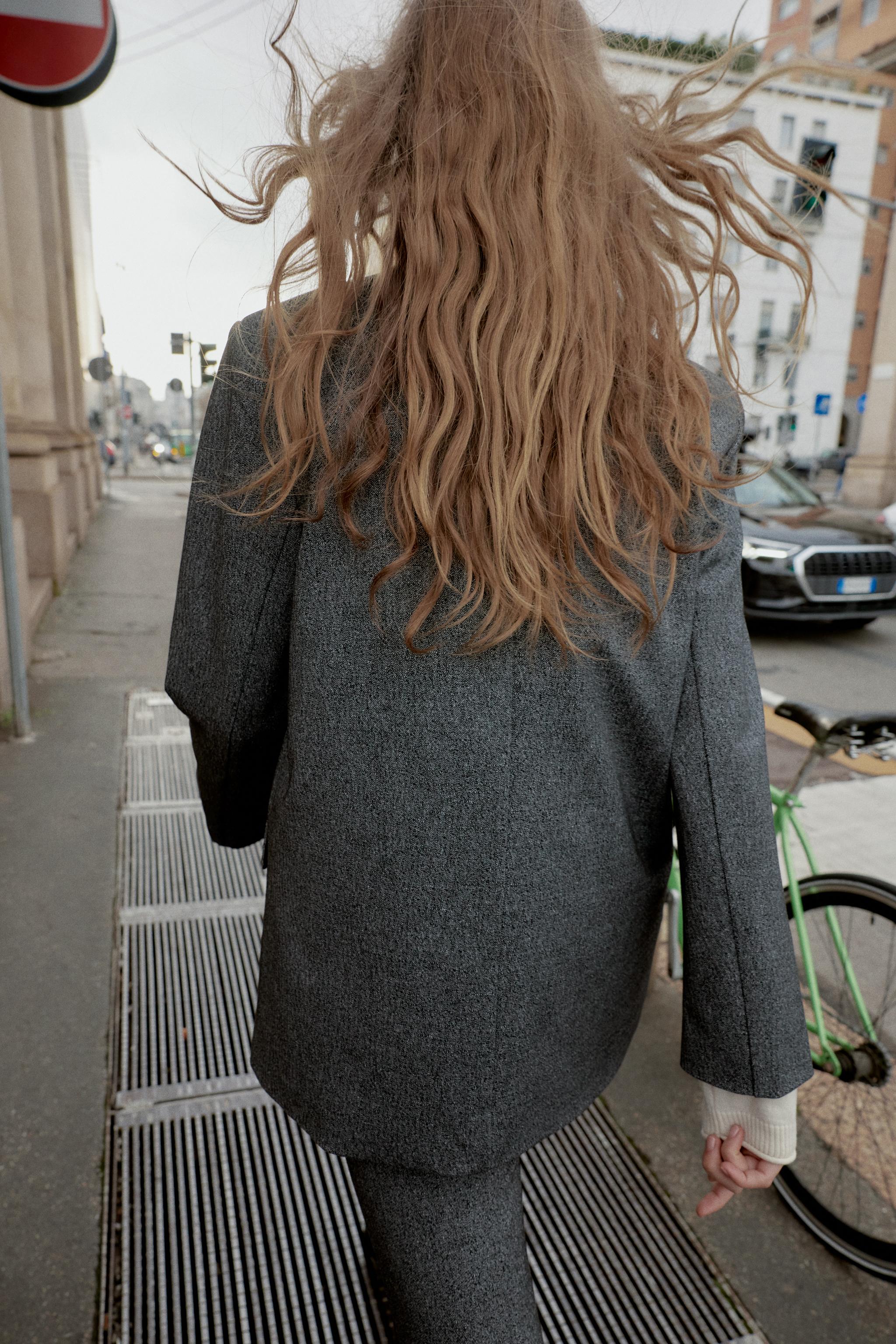 STRAIGHT BLAZER WITH SHOULDER PADS